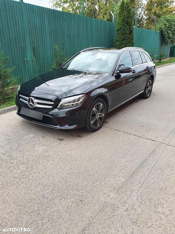 Culoarenegru Utilizat 2020 Mercedes C220 Break | 23.000 EUR (Preț OK) - Imagine 1/4