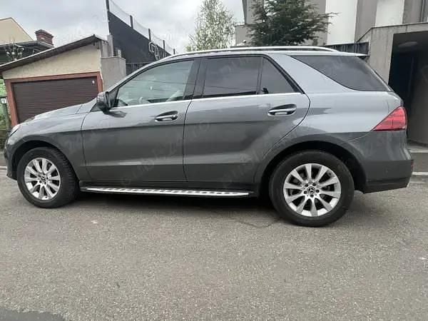 Gri Utilizat 2018 Mercedes GLE350 SUV | 37.000 EUR - Imagine 1/4