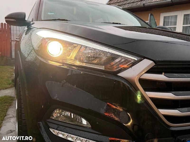 Second-hand Hyundai Tucson 185 CP (136 kW) 2016 Culoarenegru SUV