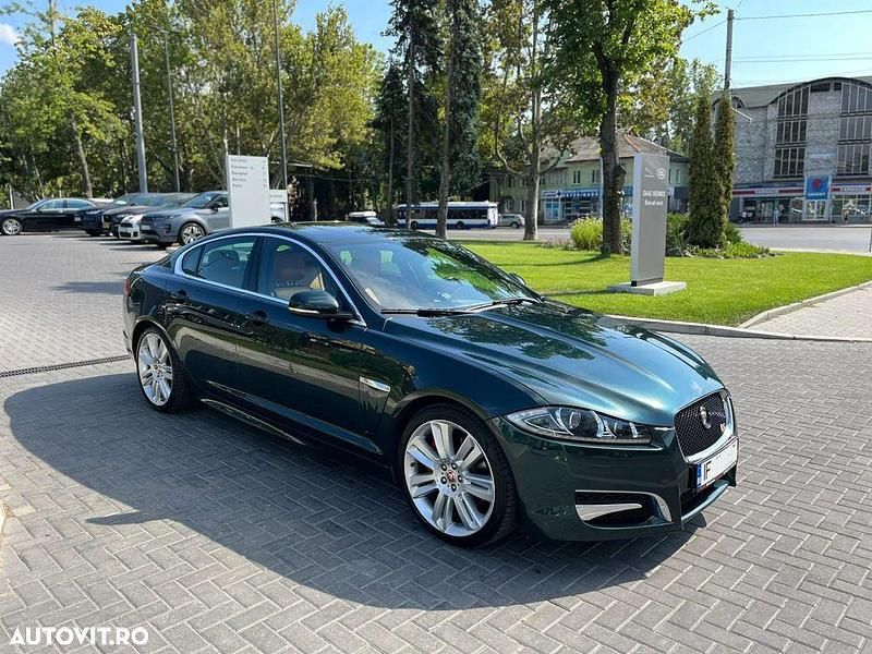 Second-hand Jaguar XF Portfolio 275 CP (202 kW) 2015 Culoareverde Berlinǎ