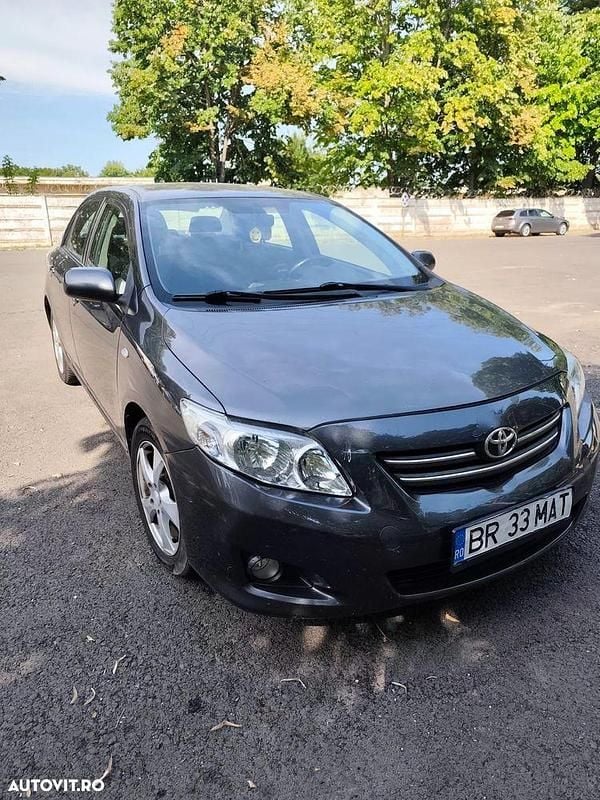 Gri Utilizat 2008 Toyota Corolla Hatchback | 3.700 EUR - Imagine 1/4