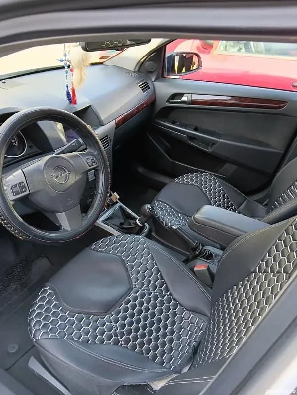 Utilizat 2005 Opel Astra Hatchback | 2.500 EUR (Scump) - Imagine 1/4