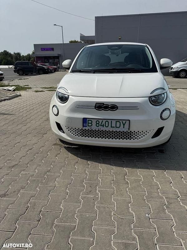 Culoarealb Utilizat 2022 Fiat 500e Action Hatchback | 15.400 EUR - Imagine 1/4