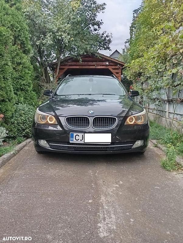 Culoarenegru Utilizat 2009 BMW 520 Break | 7.650 EUR (Scump) - Imagine 1/4
