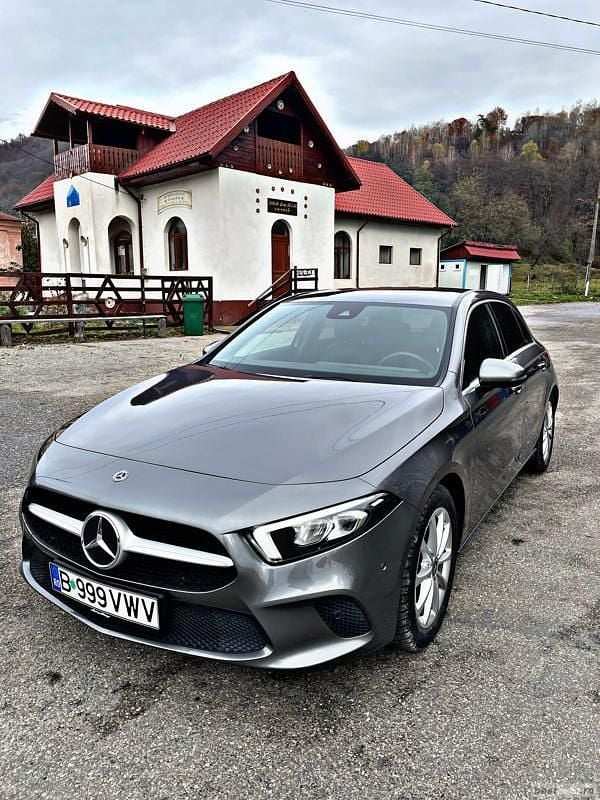 Utilizat 2019 Mercedes 220 Hatchback | 20.999 EUR - Imagine 1/4