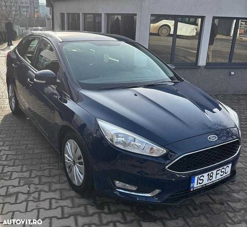 Second-hand Ford Focus Trend 100 CP (73 kW) 2017 Culoarealbastru Berlinǎ