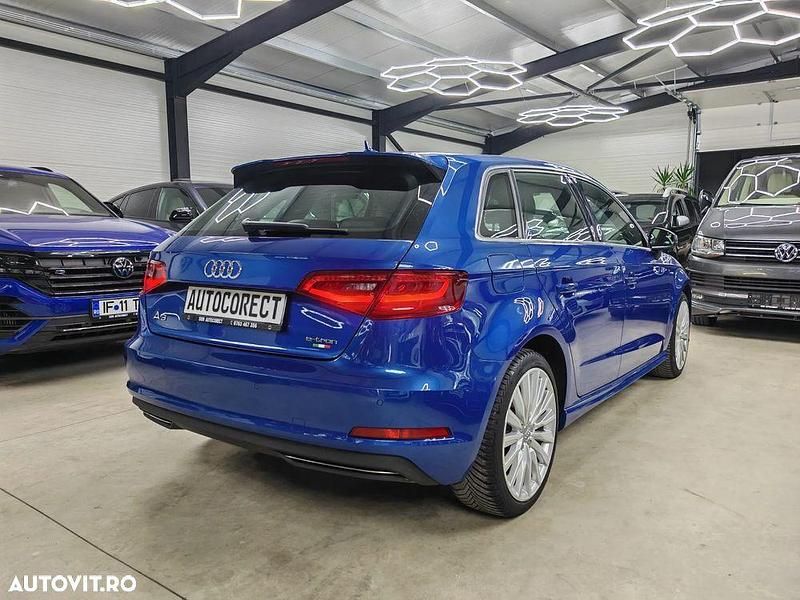 Second-hand Audi A3 e-tron S-Line 204 CP (150 kW) 2016 Culoarealbastru Hatchback
