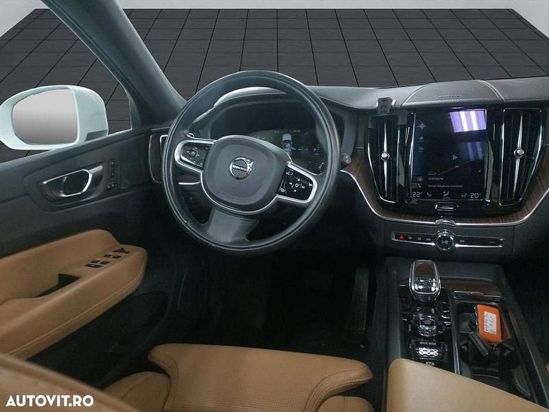 Second-hand Volvo XC60 Inscription 390 CP (286 kW) 2021 Culoarealb SUV