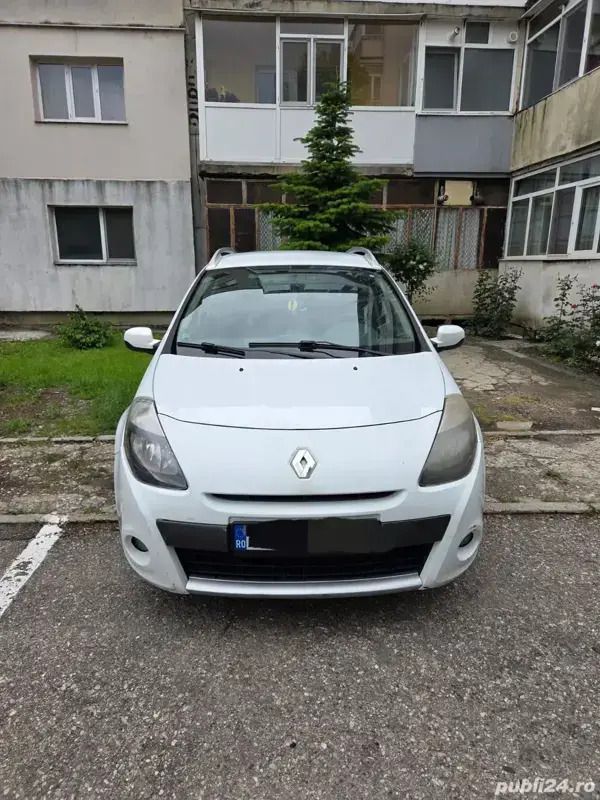 Alb Utilizat 2010 Renault Clio GrandTour Break | 1.700 EUR (Preț OK) - Imagine 1/4