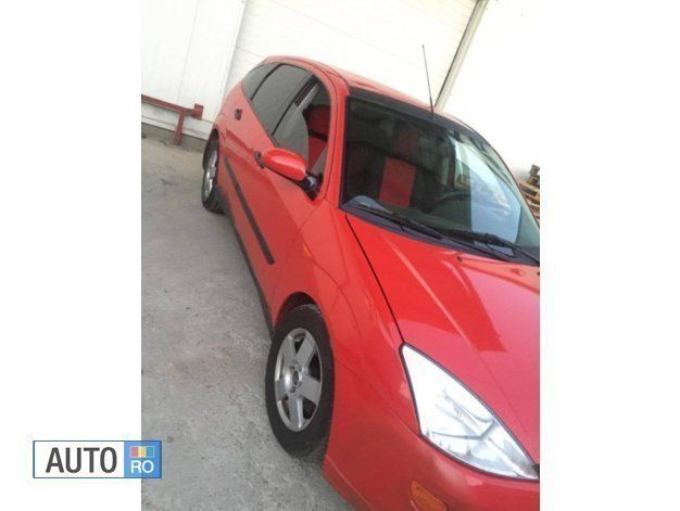Second-hand Ford Focus 55 CP (40 kW) 2000 Rosu Hatchback