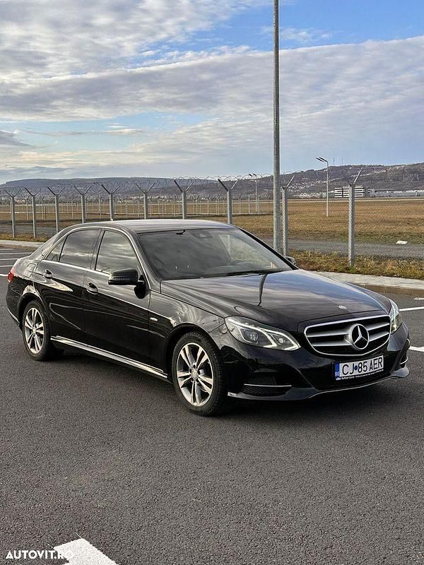 Second-hand Mercedes E200 Elegance 136 CP (100 kW) 2016 Culoarenegru Berlinǎ
