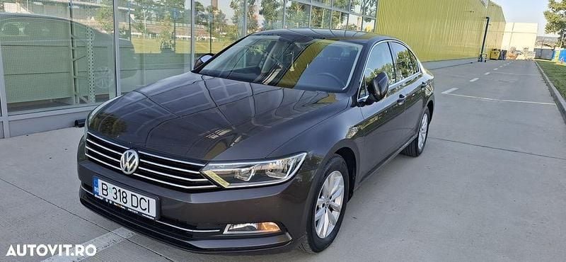 Maro Utilizat 2018 VW Passat Comfortline Berlinǎ | 16.499 EUR (Preț OK) - Imagine 1/4