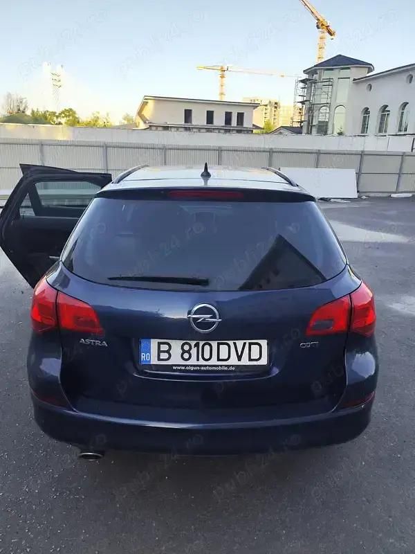 Utilizat 2011 Opel Astra | 2.800 EUR (Preț bun) - Imagine 1/4