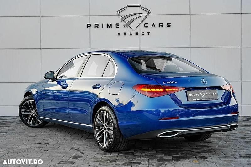 Second-hand Mercedes C300e Avantgarde 320 CP (235 kW) 2022 Culoarealbastru Berlinǎ