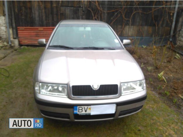 Second-hand Skoda Octavia Tour 90 CP (66 kW) 2006 Maro Berlinǎ
