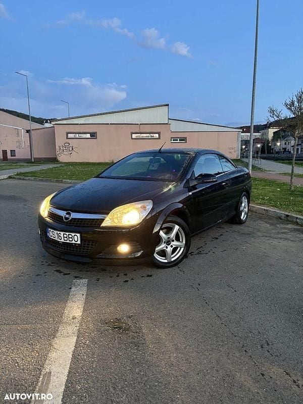 Culoarenegru Utilizat 2008 Opel Astra Cabriolet Cabrio | 2.650 EUR - Imagine 1/4