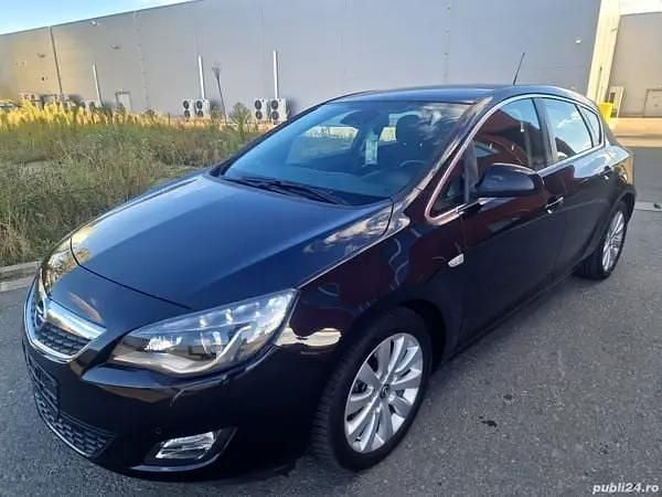 Second-hand Opel Astra 130 CP (95 kW) 2011 Berlinǎ