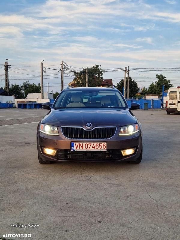 Culoaremaro Utilizat 2015 Skoda Octavia Premium Edition Break | 8.990 EUR (Super Preț) - Imagine 1/4
