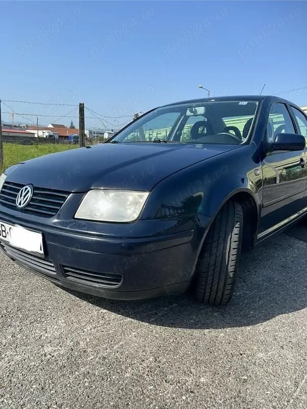 Albastru Utilizat 2001 VW Bora Berlinǎ | 1.790 EUR (Puțin scump) - Imagine 1/4