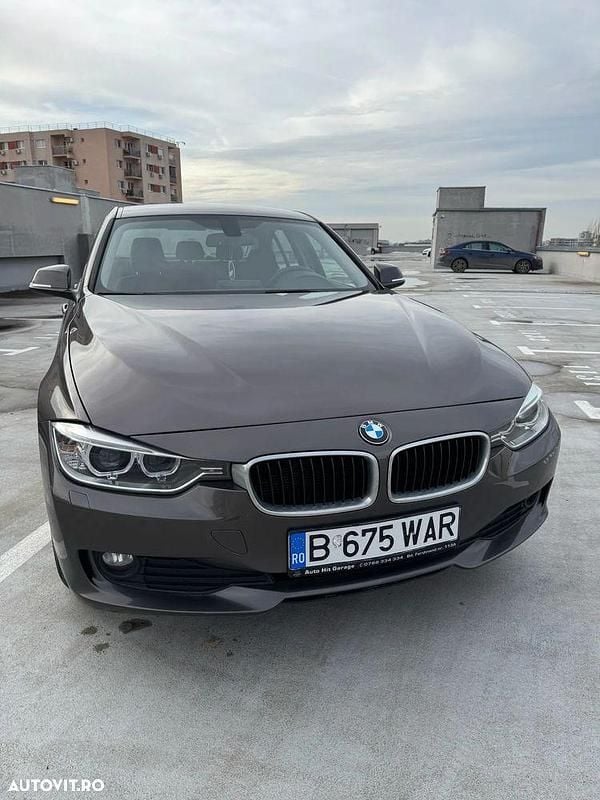 Culoaremaro Second-hand 2013 BMW 320 Comfort Edition Berlinǎ | 10.500 EUR (Super Preț) - Imagine 1/4