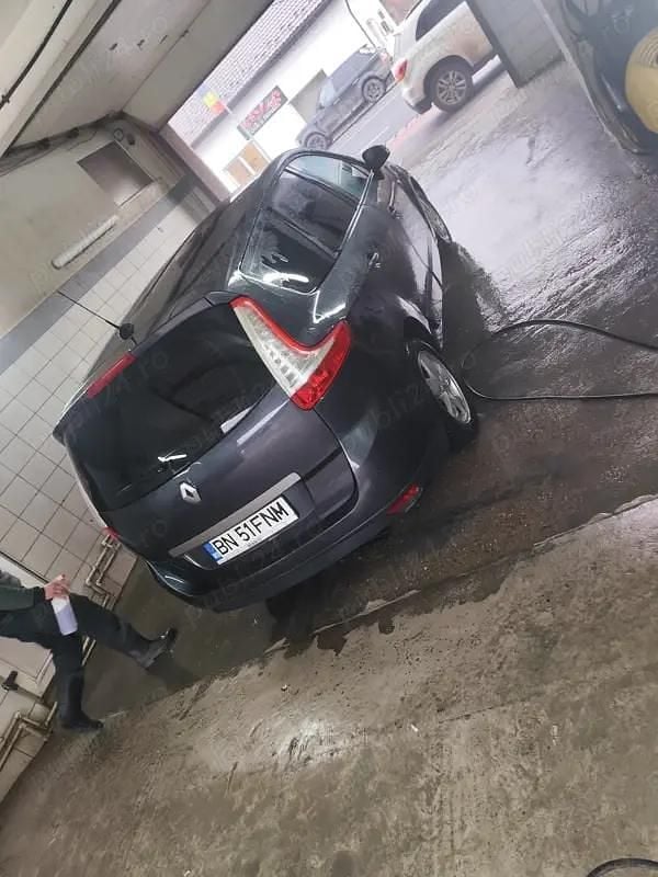 Second-hand Renault Grand Scénic III 110 CP (80 kW) 2011 Monovolum