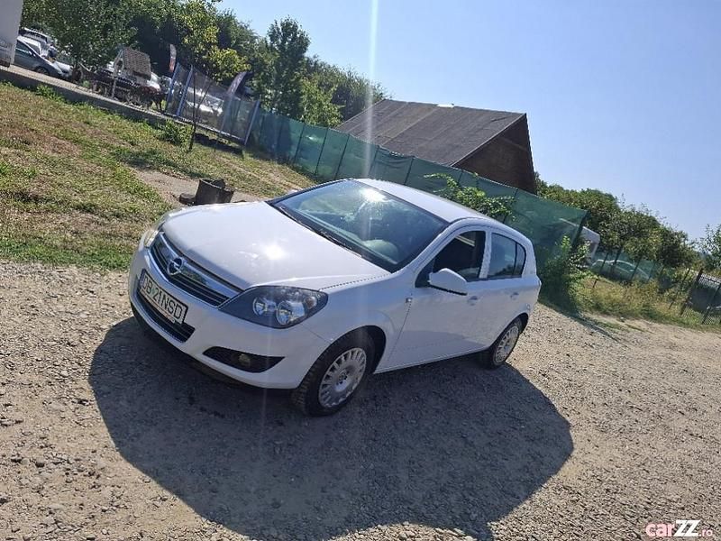 Utilizat 2011 Opel Astra | 2.499 EUR - Imagine 1/4