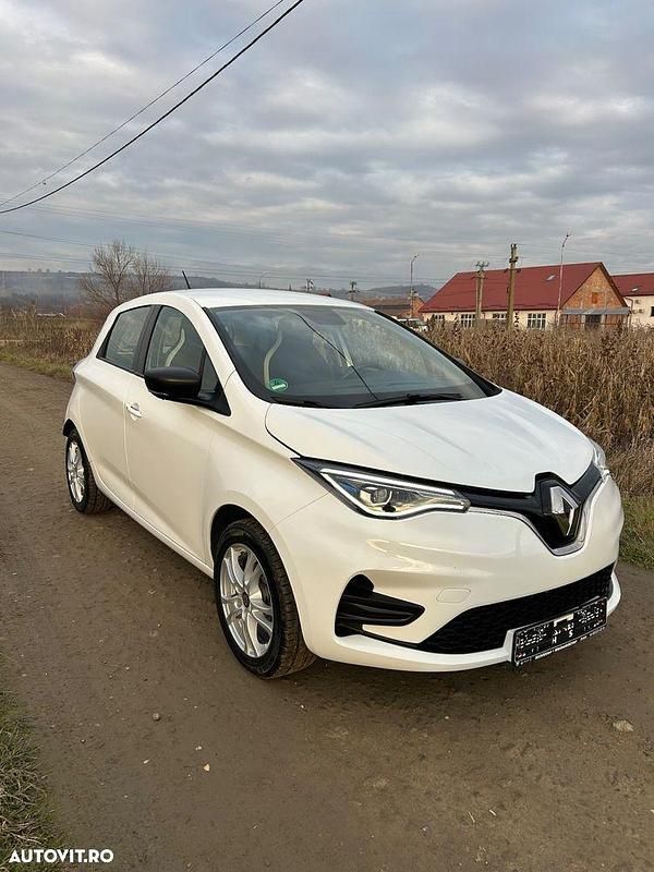 Second-hand Renault Zoe Life 79 kW (108 CP) 2020 Culoarealb Hatchback