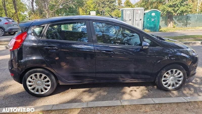 Second-hand Ford Fiesta 60 CP (44 kW) 2015 Culoarenegru