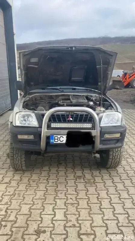 Utilizat 2000 Mitsubishi L200 Pickup | 4.300 EUR (Super Preț) - Imagine 1/4
