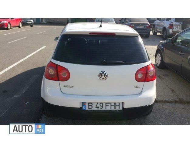 Alb Utilizat 2006 VW Golf V Hatchback | 5.500 EUR - Imagine 1/4