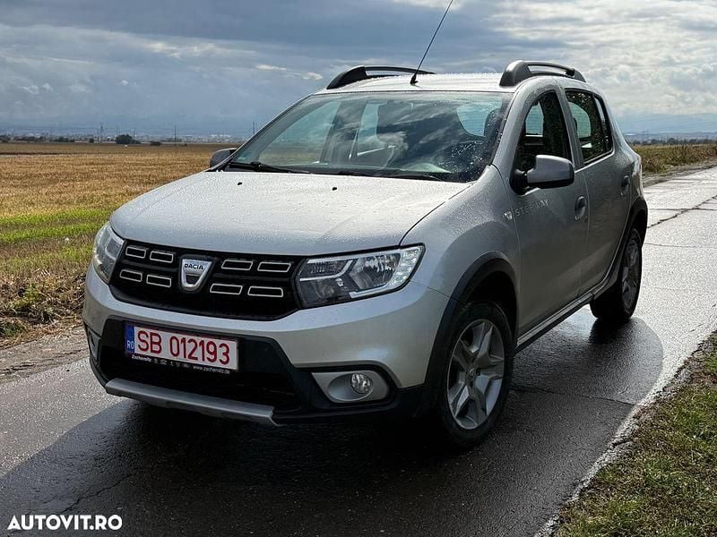 Culoareargint Utilizat 2017 Dacia Sandero Prestige Hatchback | 6.990 EUR (Preț OK) - Imagine 1/4