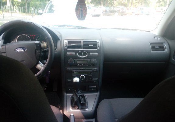 Gri Utilizat 2003 Ford Mondeo Hatchback | 2.000 EUR (Preț OK) - Imagine 1/1