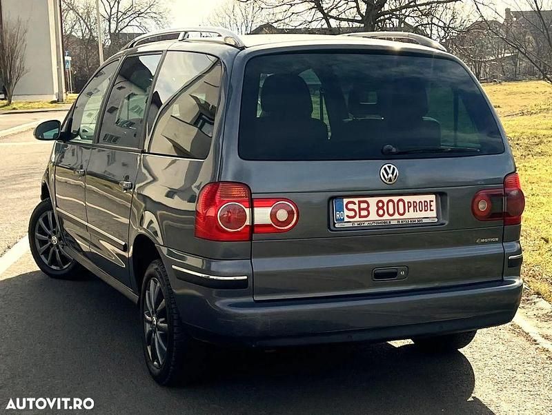 Second-hand VW Sharan Exclusive 115 CP (84 kW) 2009 Culoaregri Monovolum