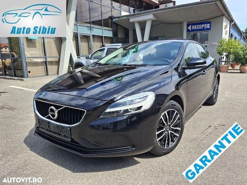 Culoarenegru Utilizat 2019 Volvo V40 Break | 13.490 EUR (Puțin scump) - Imagine 1/4