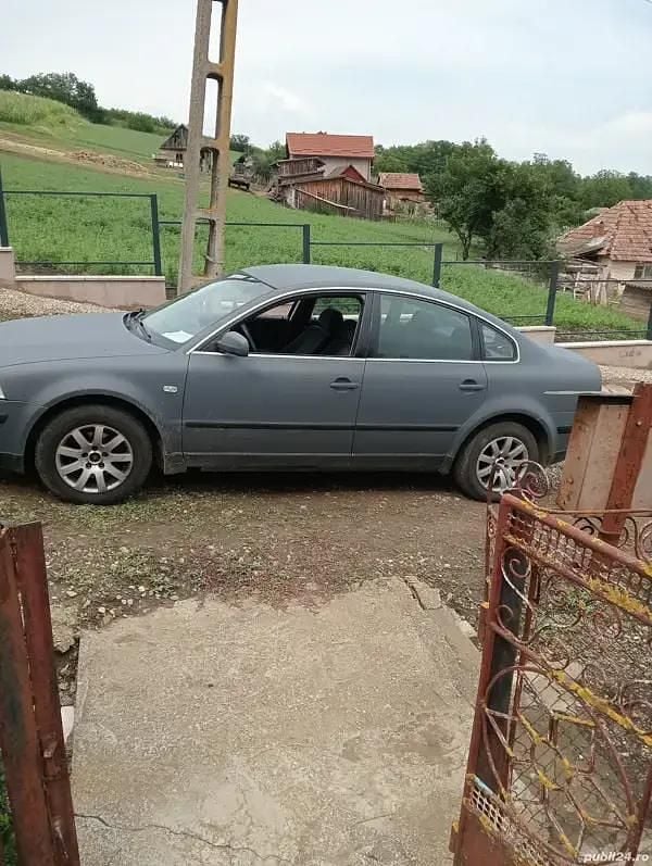 Second-hand VW Passat 131 CP (96 kW) 2002 Berlinǎ