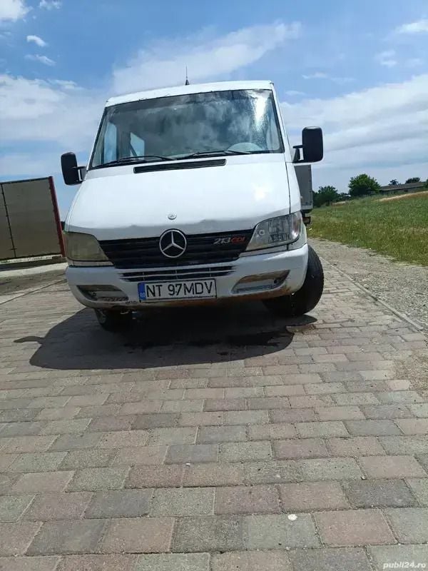 Utilizat 2004 Mercedes Sprinter Van | 2.000 EUR (Super Preț) - Imagine 1/4
