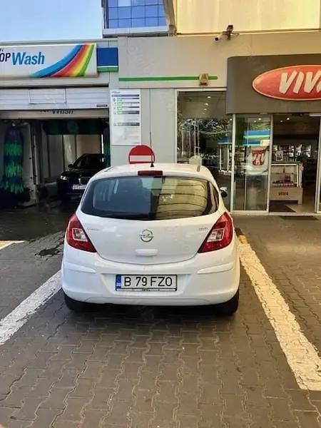 Second-hand Opel Corsa 55 CP (40 kW) 2014 Alb Berlinǎ