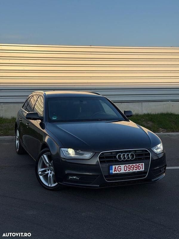 Culoarenegru Utilizat 2014 Audi A4 Attraction Break | 9.699 EUR (Preț OK) - Imagine 1/4