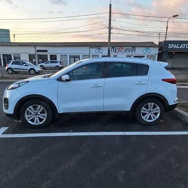 Alb Utilizat 2017 Kia Sportage SUV | 13.000 EUR (Preț OK) - Imagine 1/4