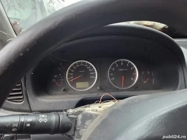 Utilizat 2005 Nissan Almera Hatchback | 400 EUR - Imagine 1/4