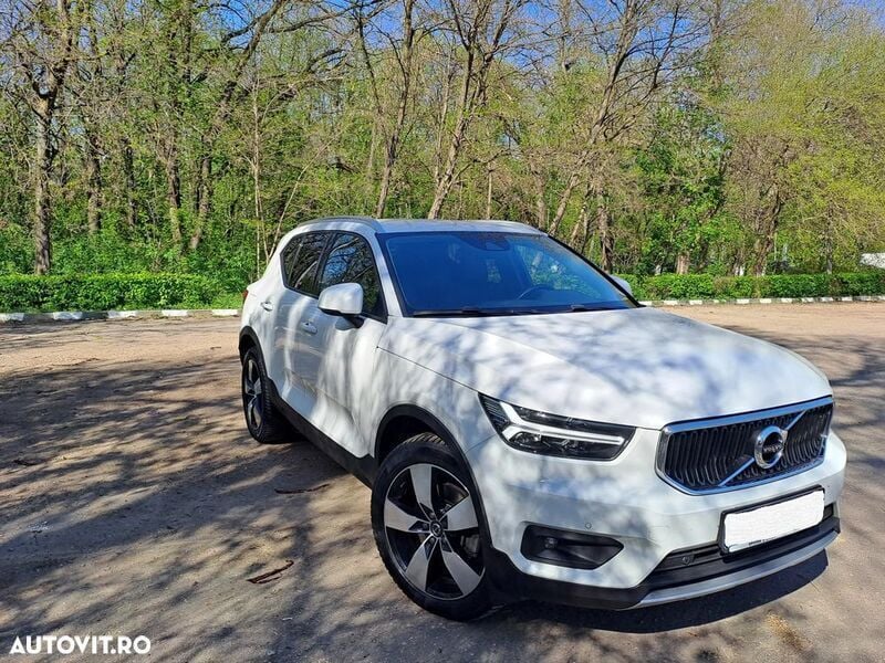 Alb Utilizat 2019 Volvo XC40 Momentum SUV | 21.500 EUR (Preț bun) - Imagine 1/4