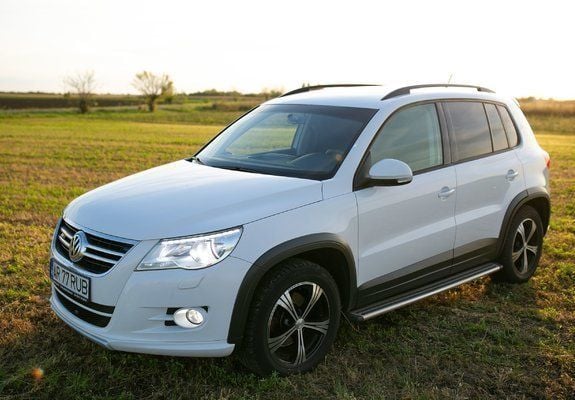 Second-hand VW Tiguan R-line 200 CP (147 kW) 2010 Alb SUV