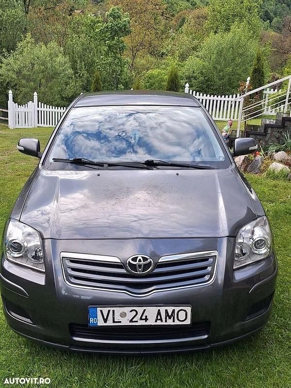 Gri Utilizat 2007 Toyota Avensis Luna Berlinǎ | 3.200 EUR (Preț OK) - Imagine 1/4