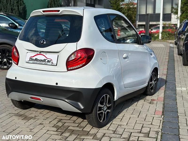 Second-hand Elaris Pio 36 kW (49 CP) 2022 Culoarealb Hatchback