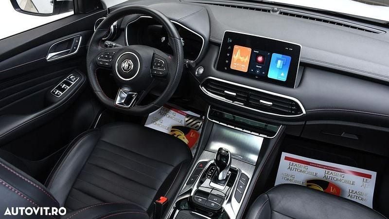 Second-hand MG HS Luxury 162 CP (119 kW) 2024 Culoarealb SUV