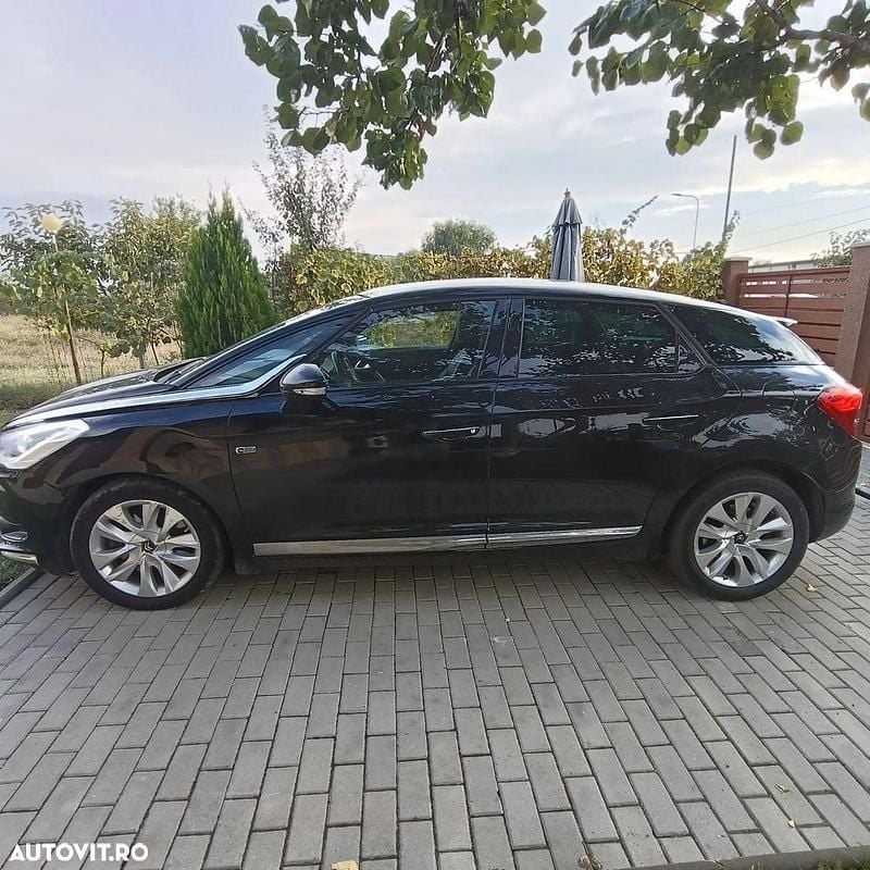 Culoarenegru Utilizat 2015 Citroën DS5 Hatchback | 9.500 EUR (Preț OK) - Imagine 1/4