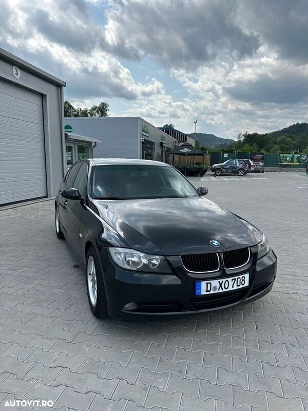 Negru Utilizat 2007 BMW 318 Berlinǎ | 2.890 EUR (Preț bun) - Imagine 1/4