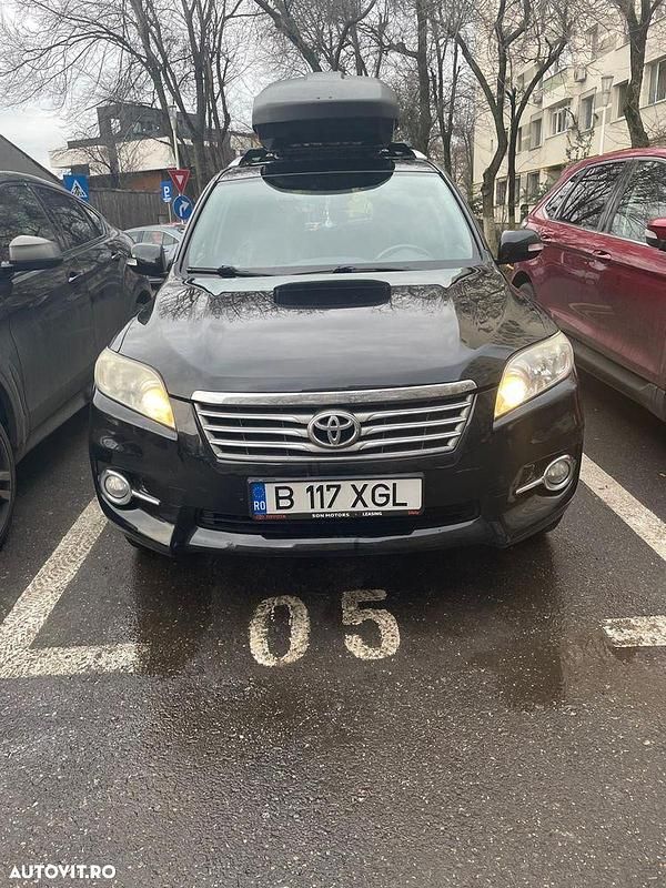 Second-hand Toyota RAV4 150 CP (110 kW) 2011 Culoarenegru SUV