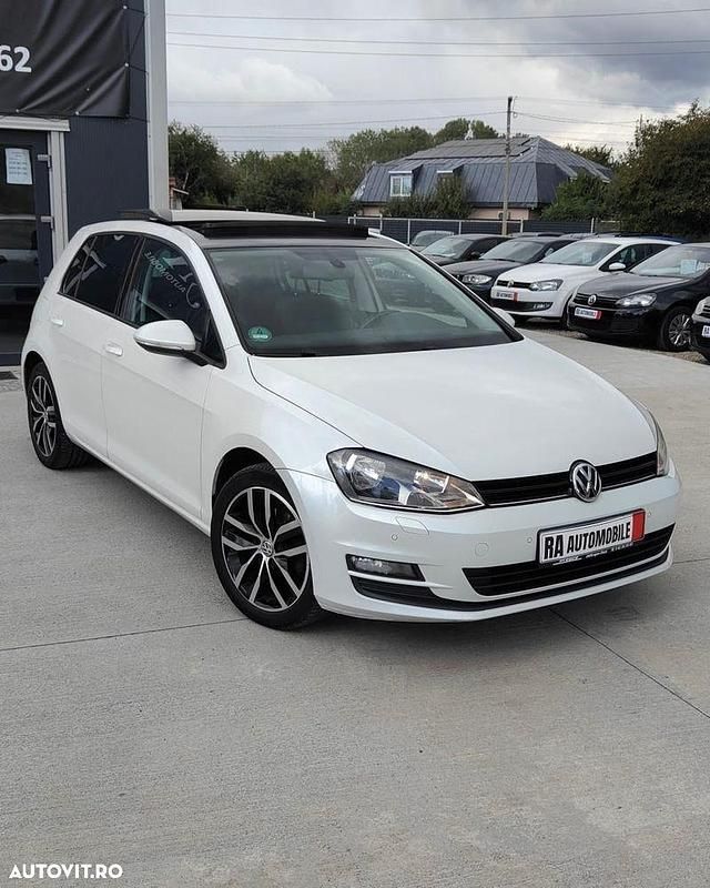 Culoarealb Utilizat 2017 VW Golf VII Highline Hatchback | 7.480 EUR (Preț bun) - Imagine 1/4