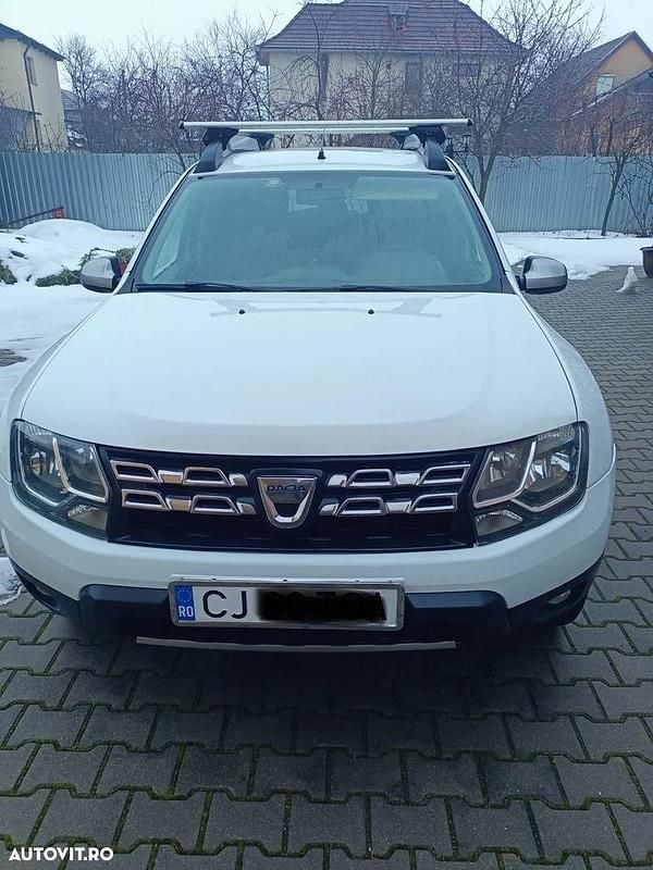 Second-hand Dacia Duster Prestige 125 CP (91 kW) 2017 Culoarealb SUV